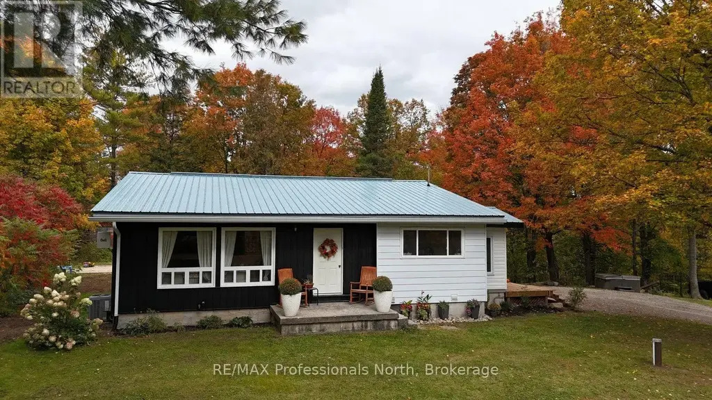 10417 County Road 503, Highlands East (Glamorgan)