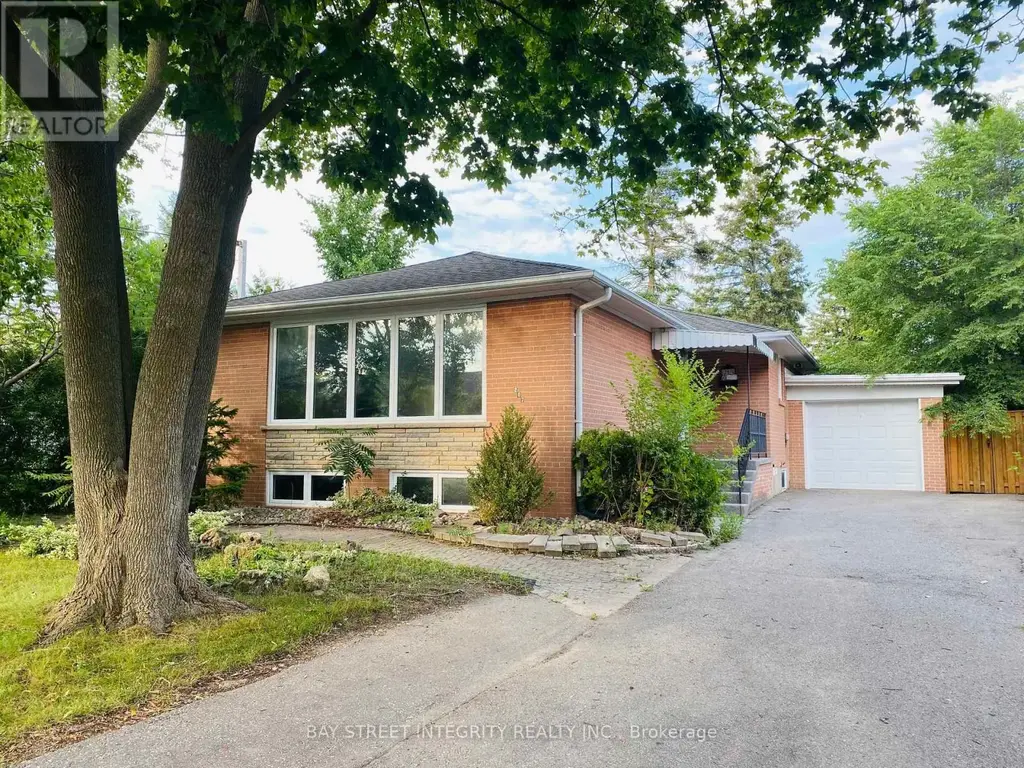 207 Maple Avenue, Richmond Hill (Harding)