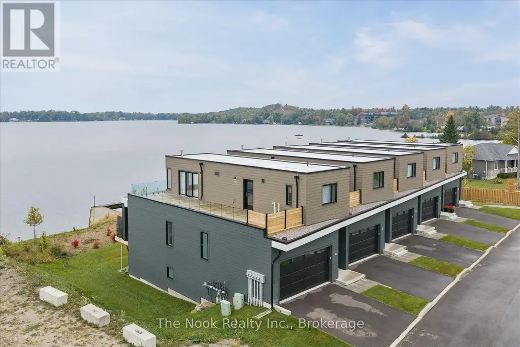 16 - 19 West Street N, Kawartha Lakes (Fenelon Falls)