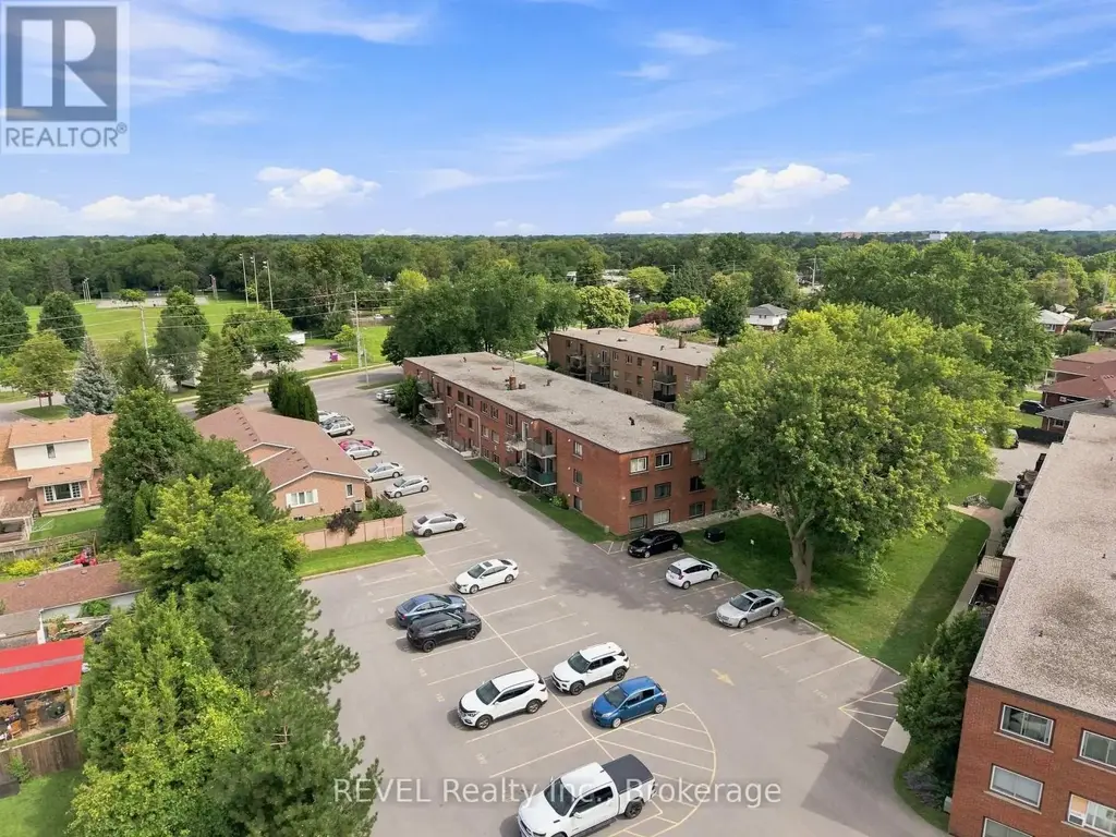 3 - 450 Carlton Street, St. Catharines (Facer)