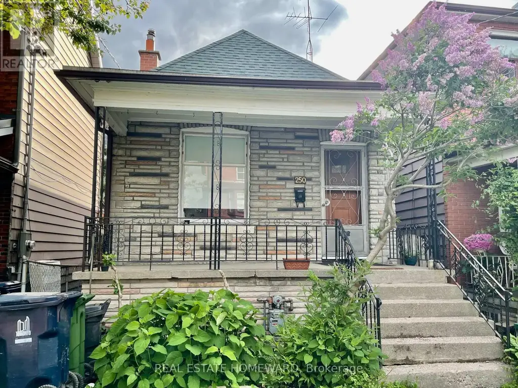 250 Rushton Road, Toronto (Wychwood)