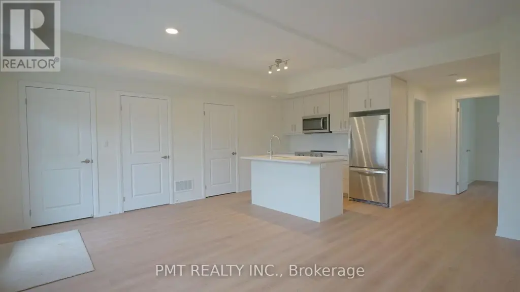 5 - 737 Front Royal Street, Mississauga (Applewood)