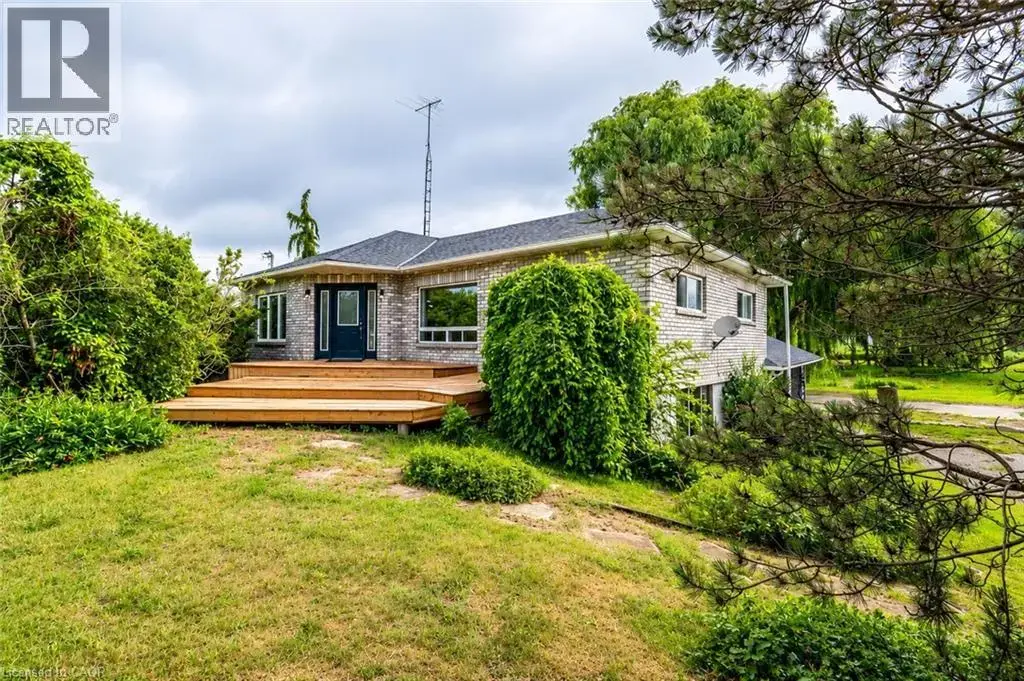 393 Canal Road W, Bradford