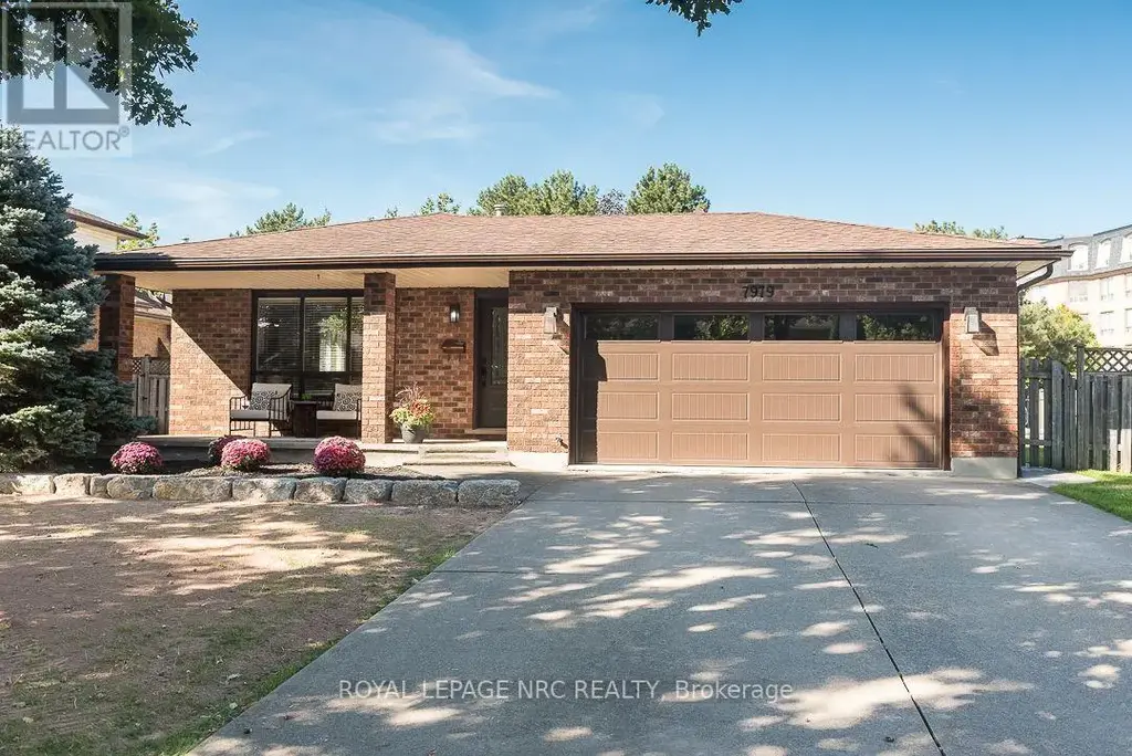 7979 Oakridge Drive, Niagara Falls (Mt. Carmel)
