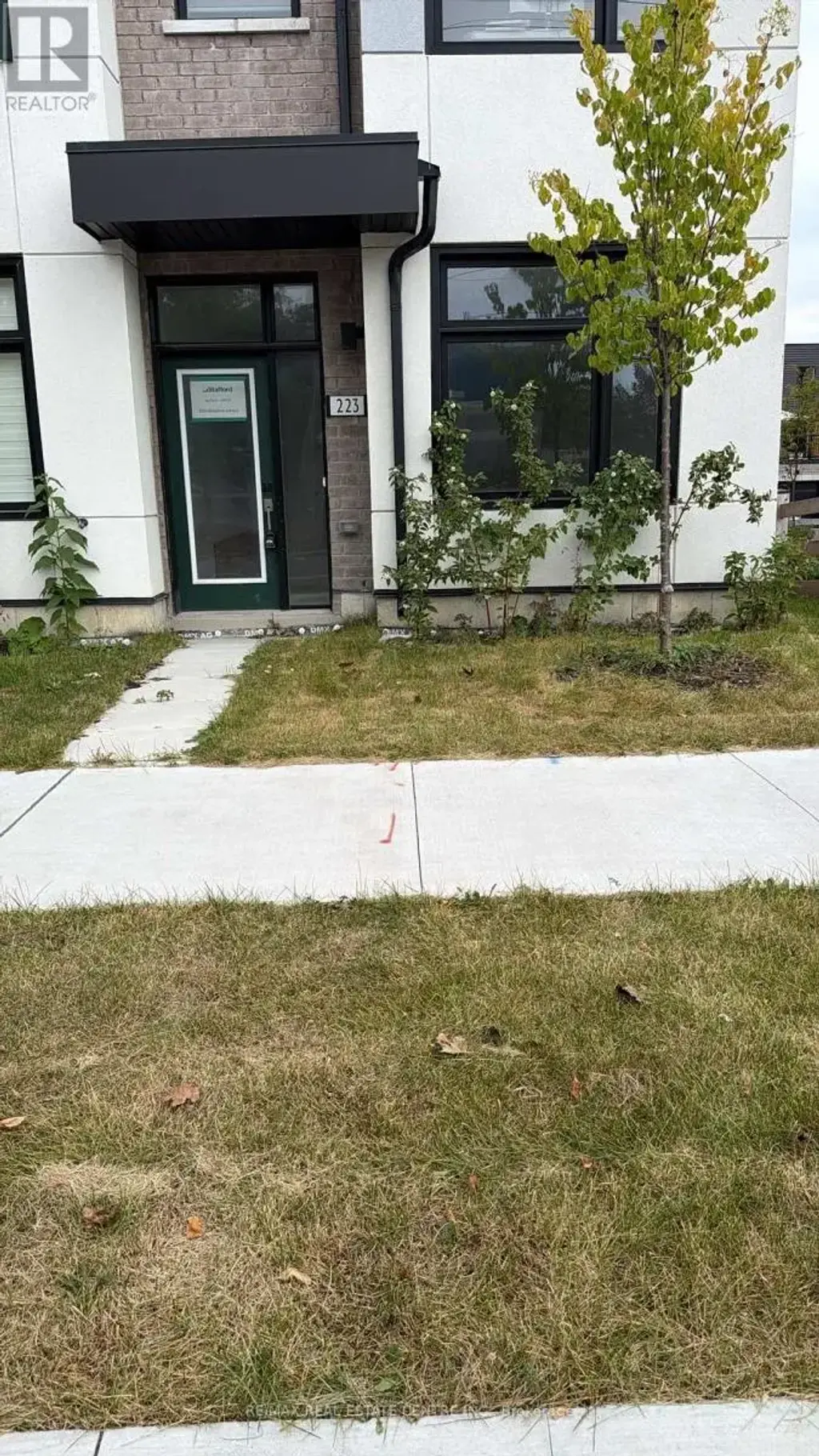 223 Monarch Avenue, Ajax (South West)