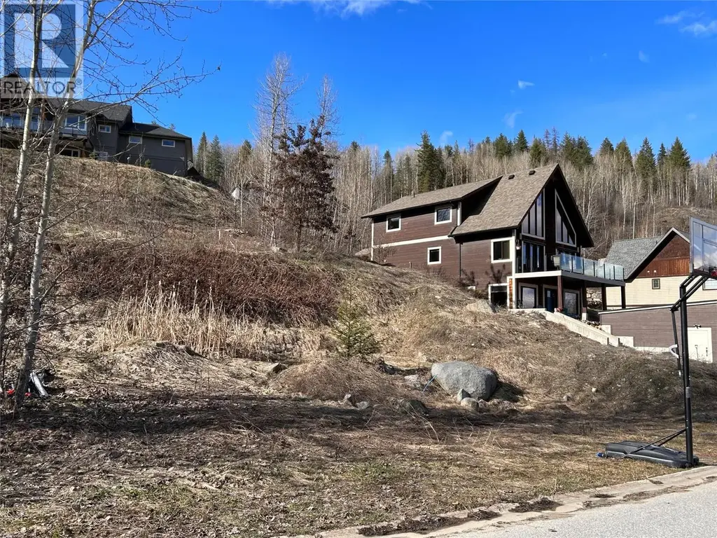 806 White Tail Drive, Rossland