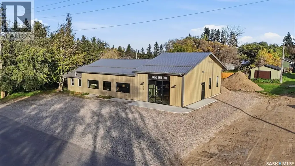 508 Railway Street E, Hepburn