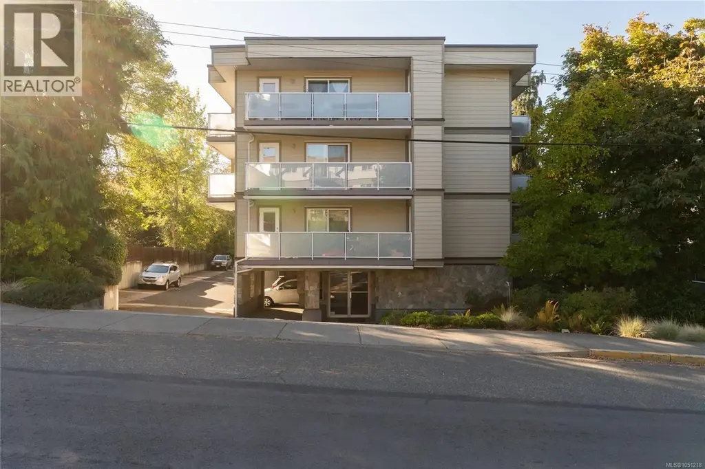 203 3230 Glasgow Ave, Saanich