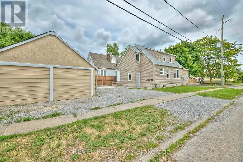 43 Cosby Avenue, St. Catharines (Facer)