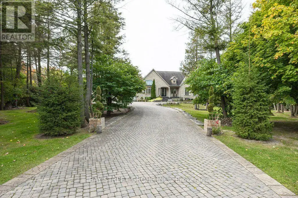 5 River Stone Court, East Gwillimbury