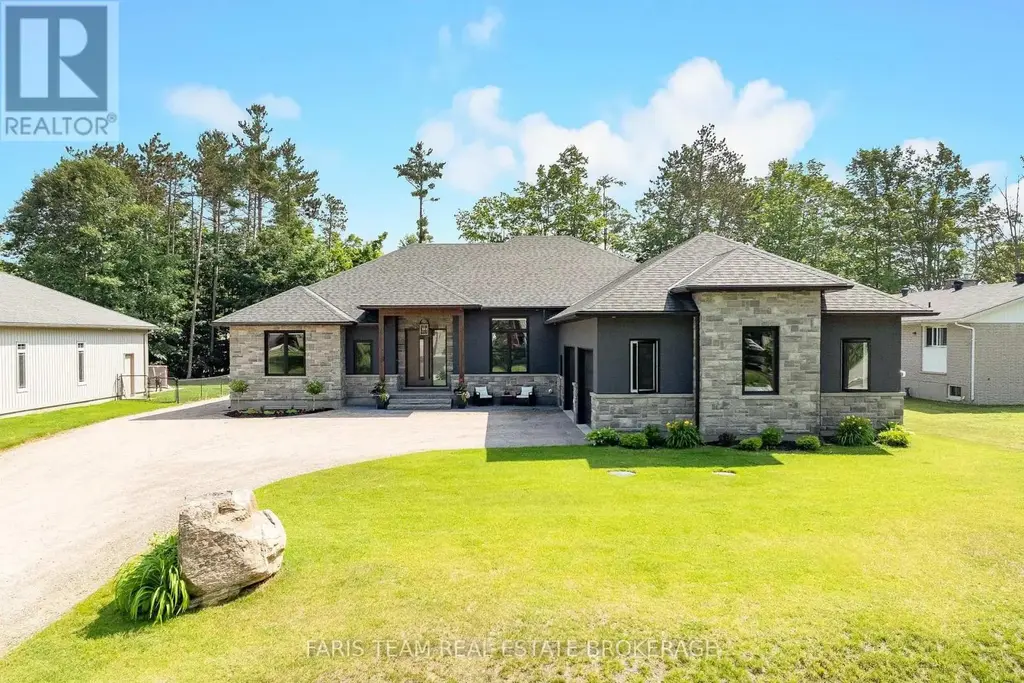 7 Reynolds Road, Tiny (Wyevale)