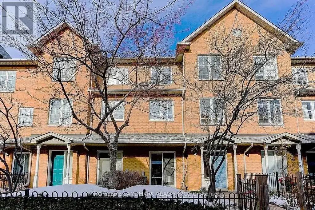 5 - 21 St Moritz Way, Markham (Unionville)