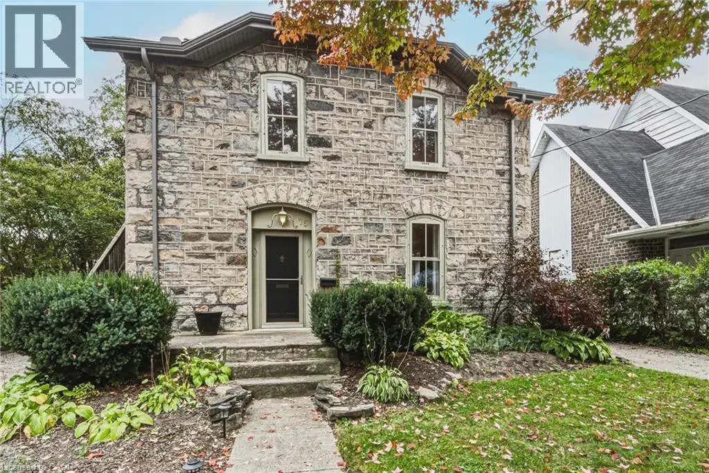 75 Pollock Avenue, Cambridge