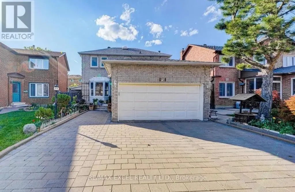 Upper - 70 Weldrick Road E, Richmond Hill (Harding)