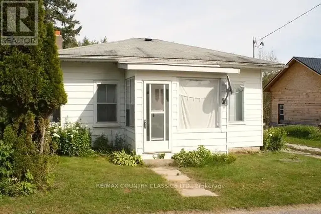 79 Wollaston Lk Road, Wollaston