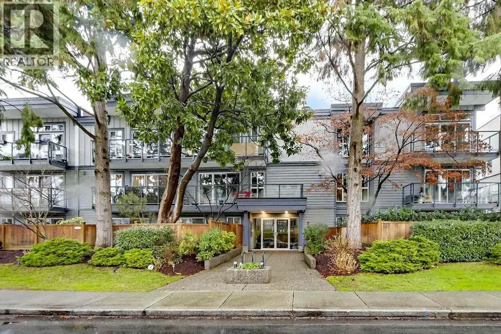 207 1450 Laburnum Street, Vancouver