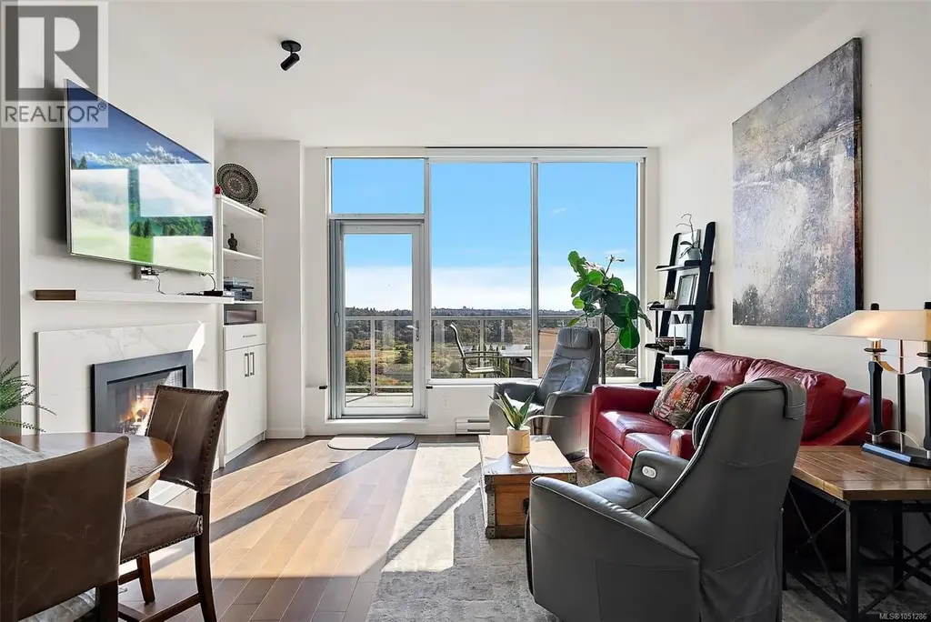 703 4011 Rainbow Hill Lane, Saanich