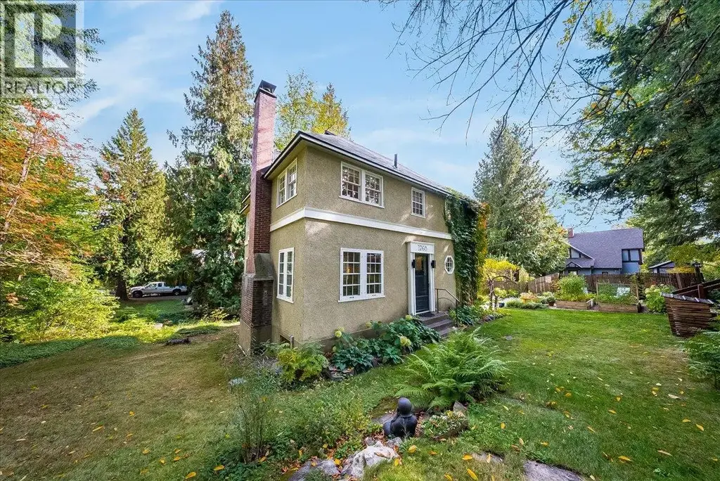 1760 Park Street, Rossland