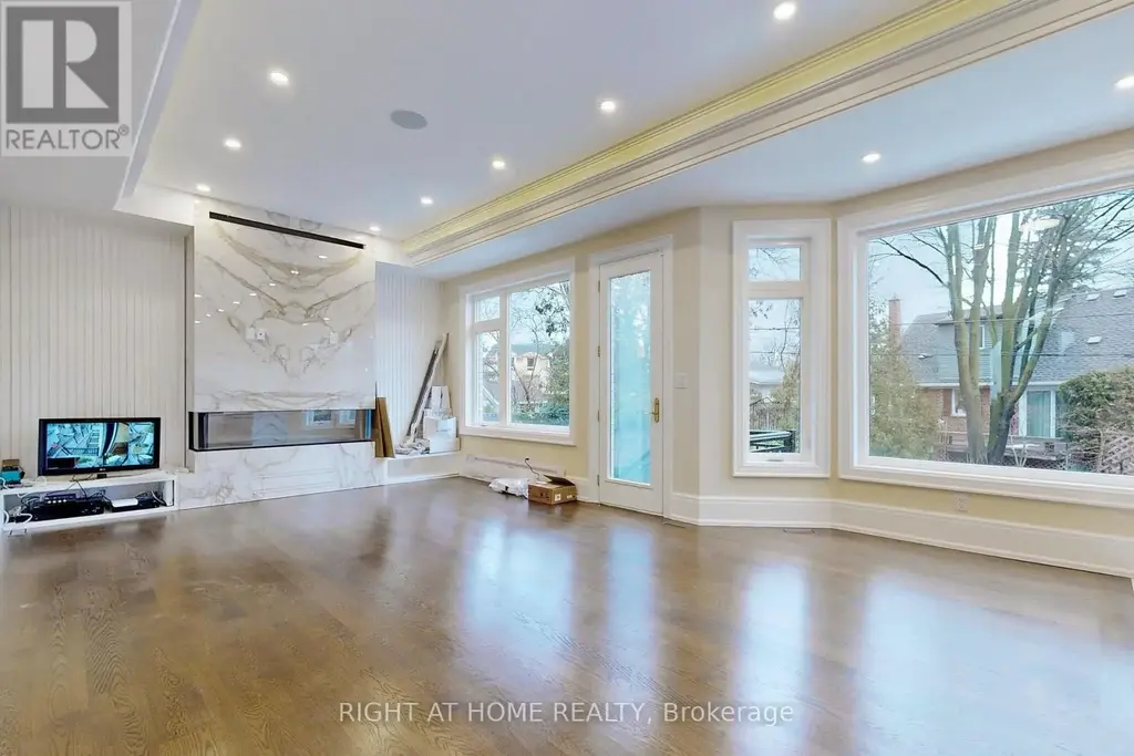 10 Jocelyn Crescent, Toronto (Banbury-Don Mills)