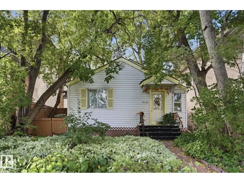 9628 100a St Nw, Edmonton