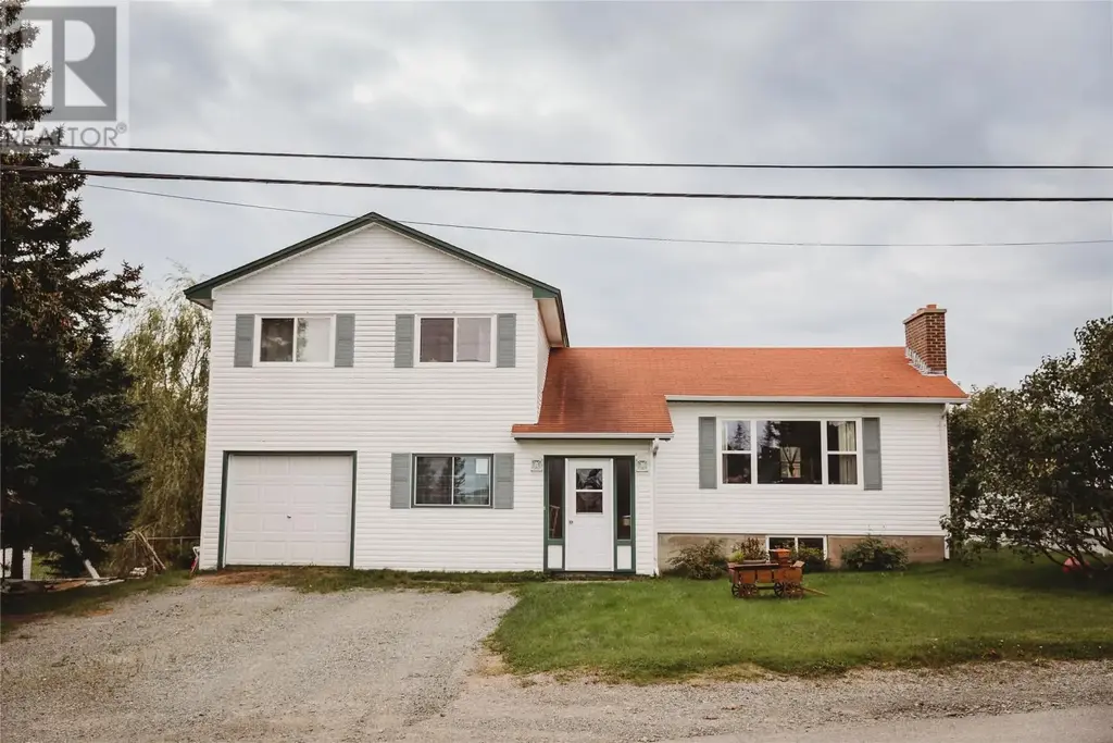 38 Beach Road, Eastport