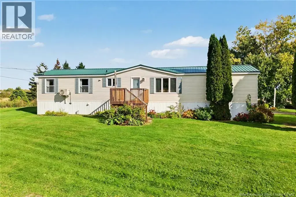 1711 Route 105, Maugerville
