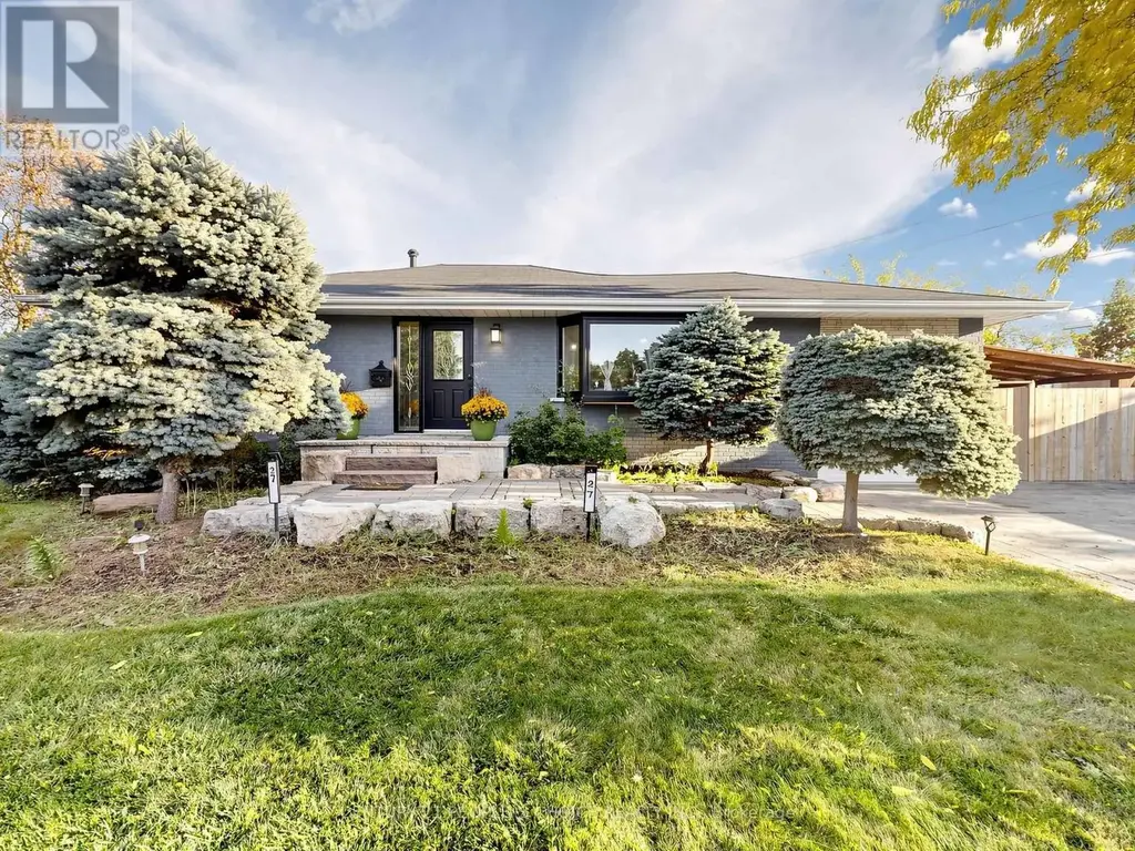 27 Matlock Avenue, Mississauga (Streetsville)