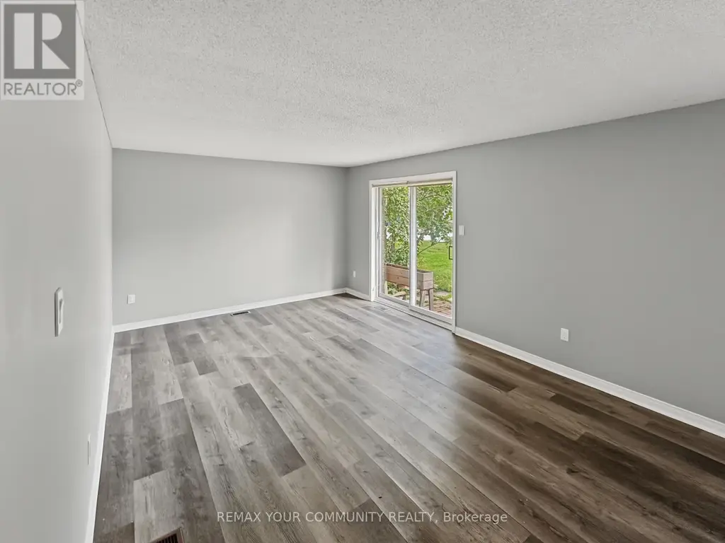 101 - 10 Riverside Drive, Kawartha Lakes (Bobcaygeon)