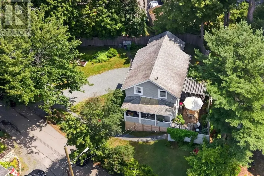 10 Braeburn Road, Halifax