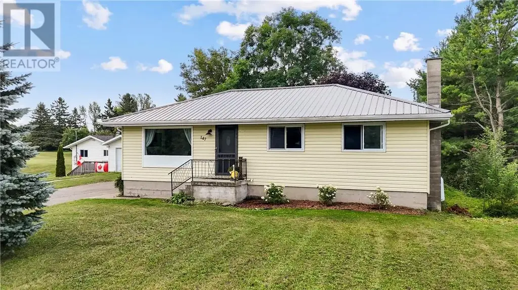 147 Thorne Street, Mindemoya, Manitoulin Island