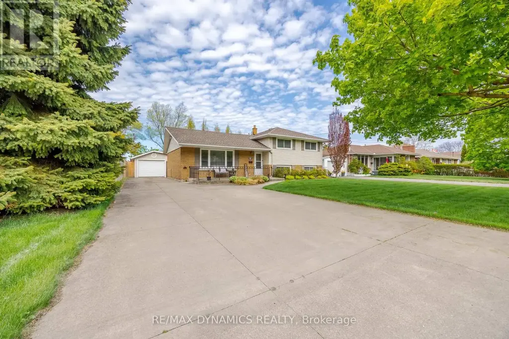 87 Rochelle Drive, St. Catharines (Bunting/Linwell)