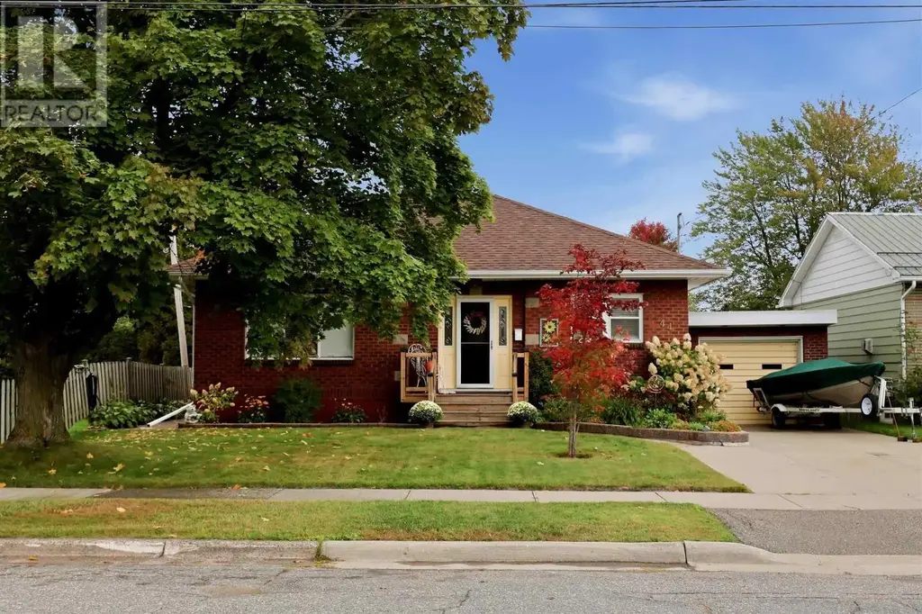 44 Mccrea St, Sault Ste. Marie