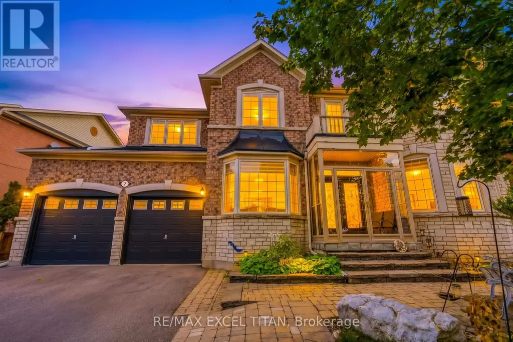 7 Braydon Boulevard, Brampton (Vales of Castlemore)