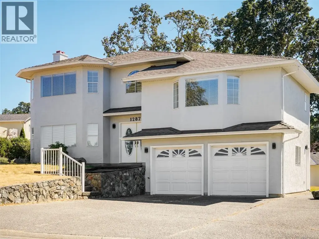 1287 Carmichael Crt, Saanich