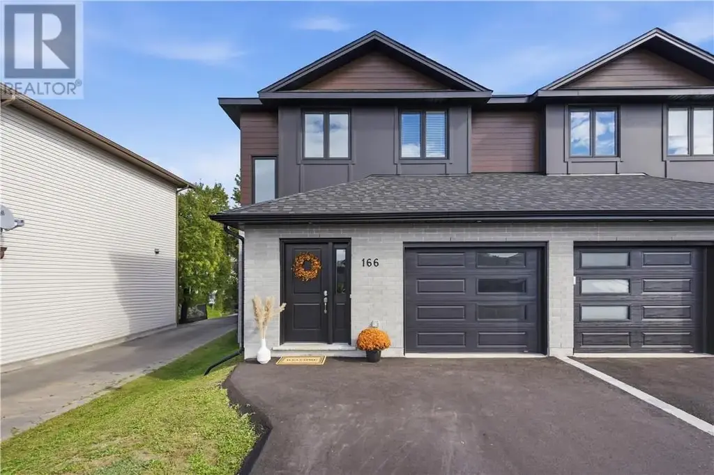 166 Eclipse Crescent, Sudbury