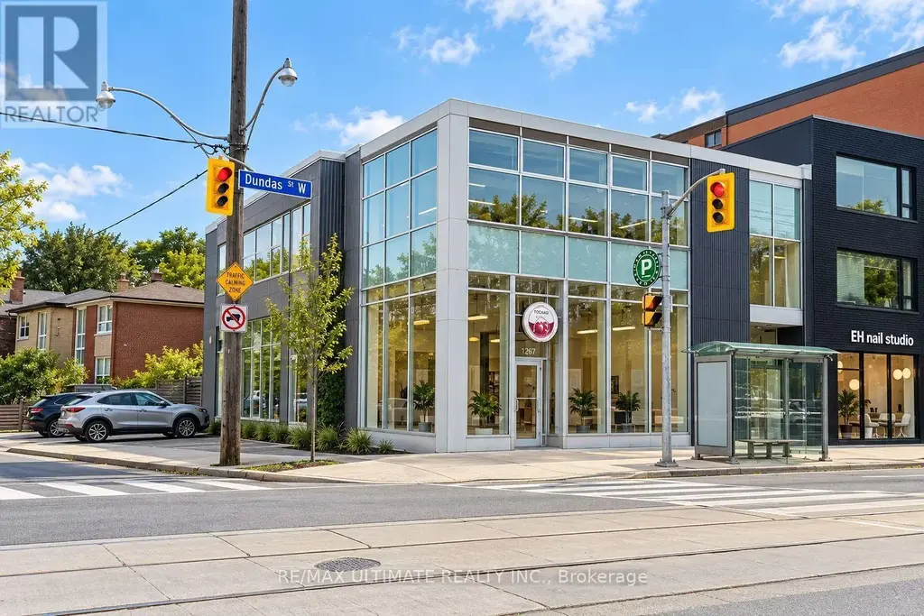 Rear Unit - 1269 Dundas Street W, Toronto (Trinity-Bellwoods)