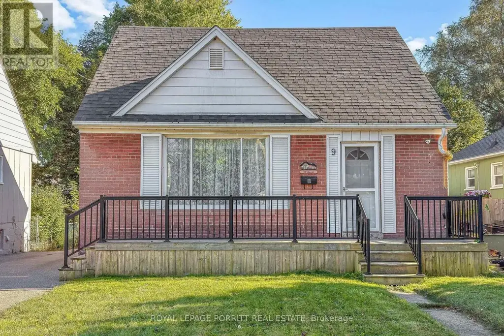 9 Putney Road, Toronto (Alderwood)