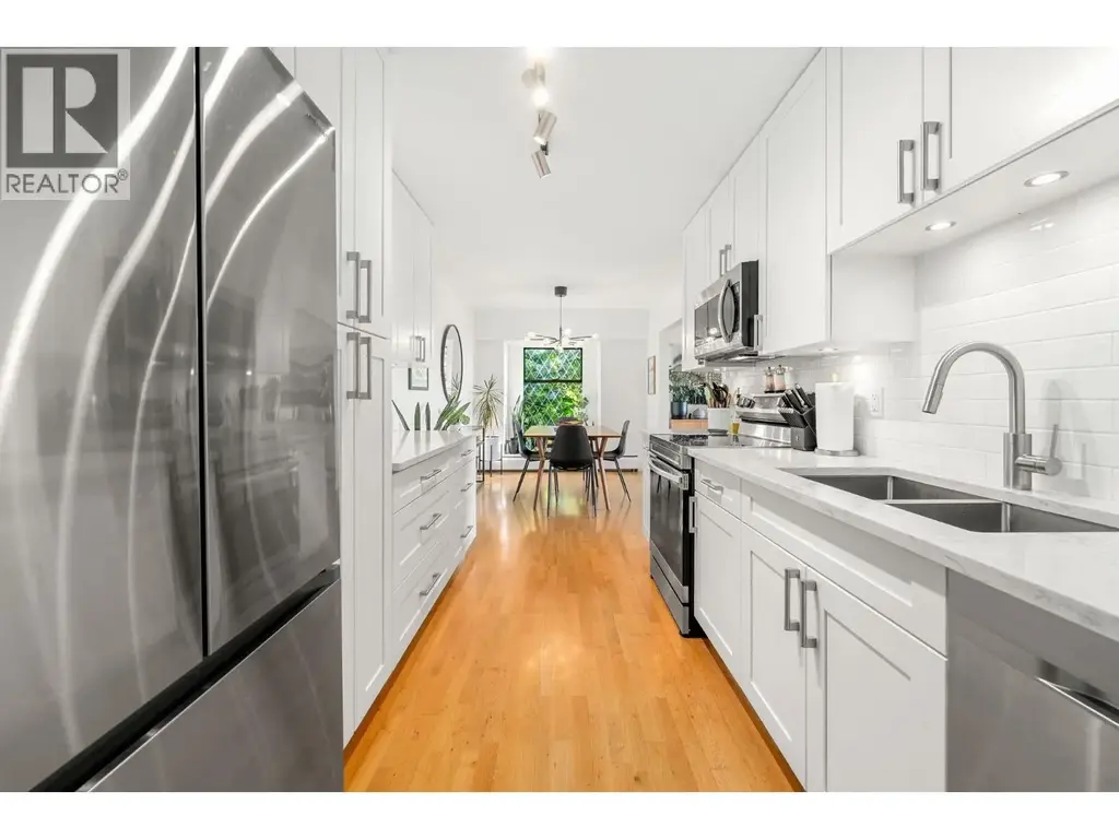 204 150 E 5th Street, North Vancouver