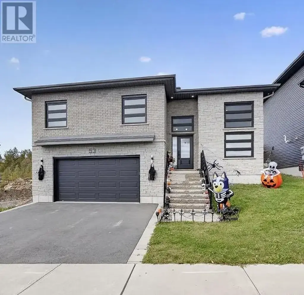 53 Hazelton, Greater Sudbury