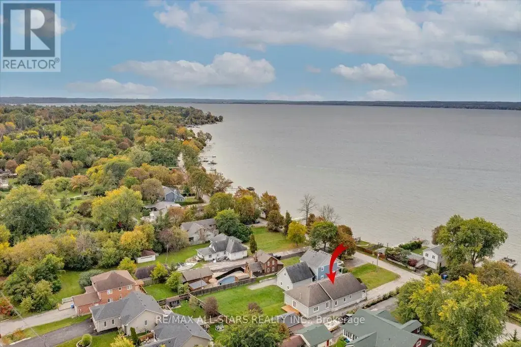 369 Lake Drive, Georgina (Historic Lakeshore Communities)