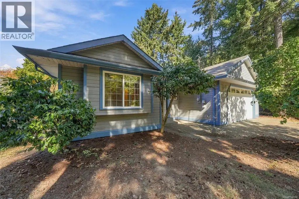 821 Shorewood Dr, Parksville