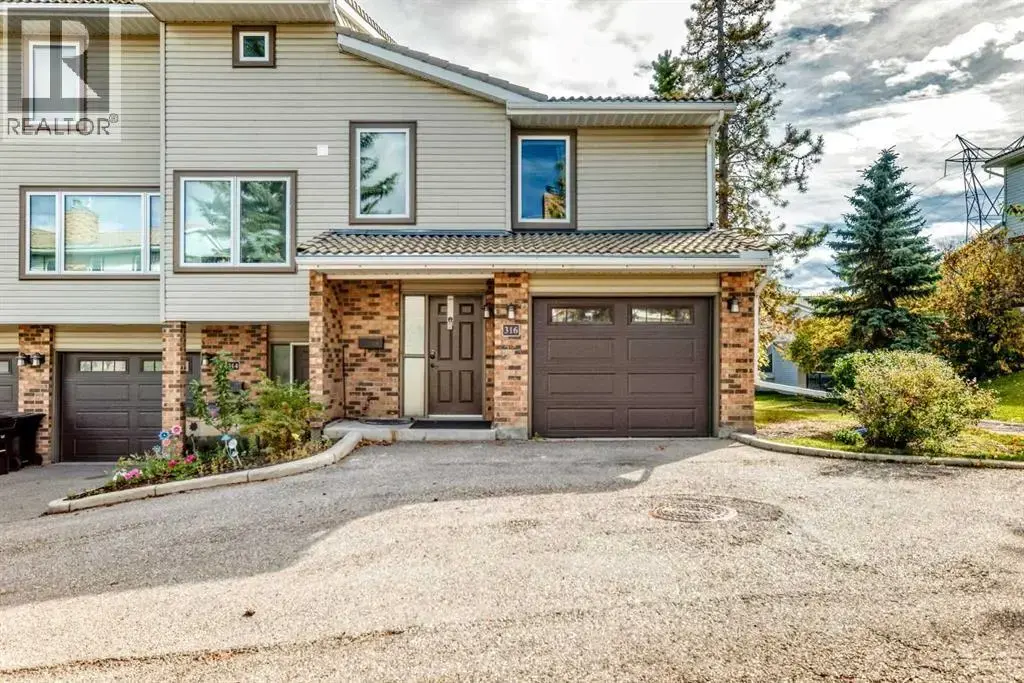 316 Coachway Lane Sw, Calgary