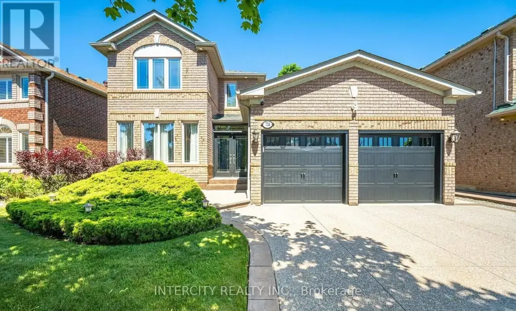 724 Peter Robertson Boulevard, Brampton (Sandringham-Wellington)