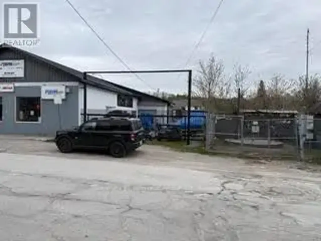4355 Kennisis Lake Road, Dysart et al (Havelock)