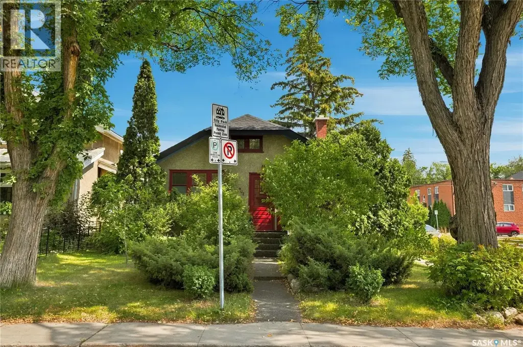 902 4th Avenue N, Saskatoon
