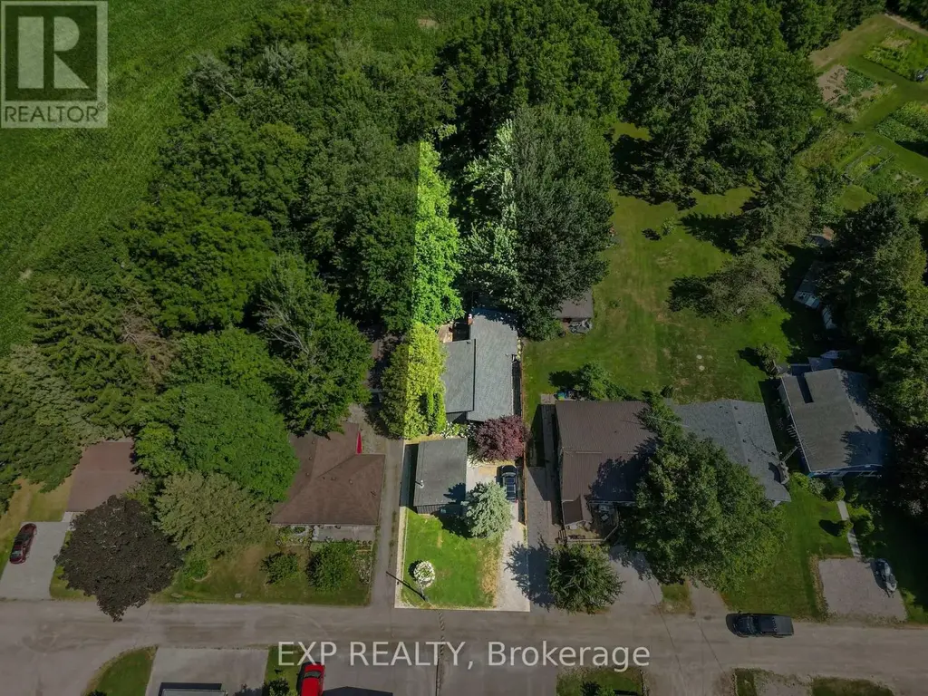 250 Orchard Avenue, Zorra (Lakeside)