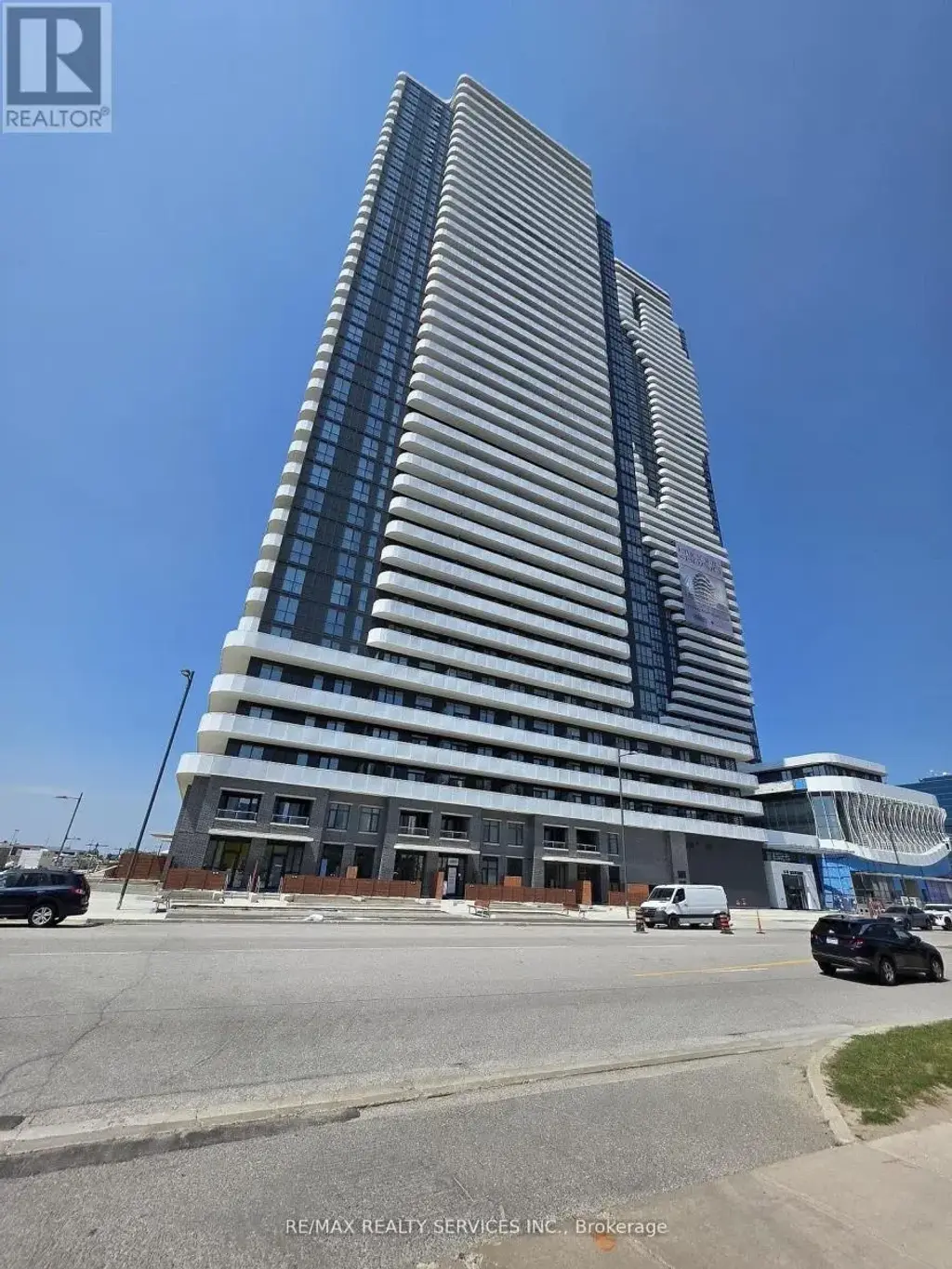 1708 - 8 Interchange Way, Vaughan (Vaughan Corporate Centre)