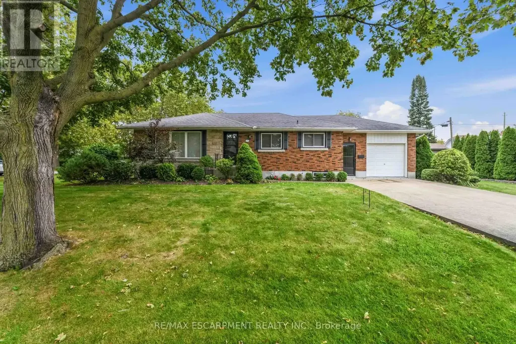 4 Regina Avenue, St. Catharines (Bunting/Linwell)