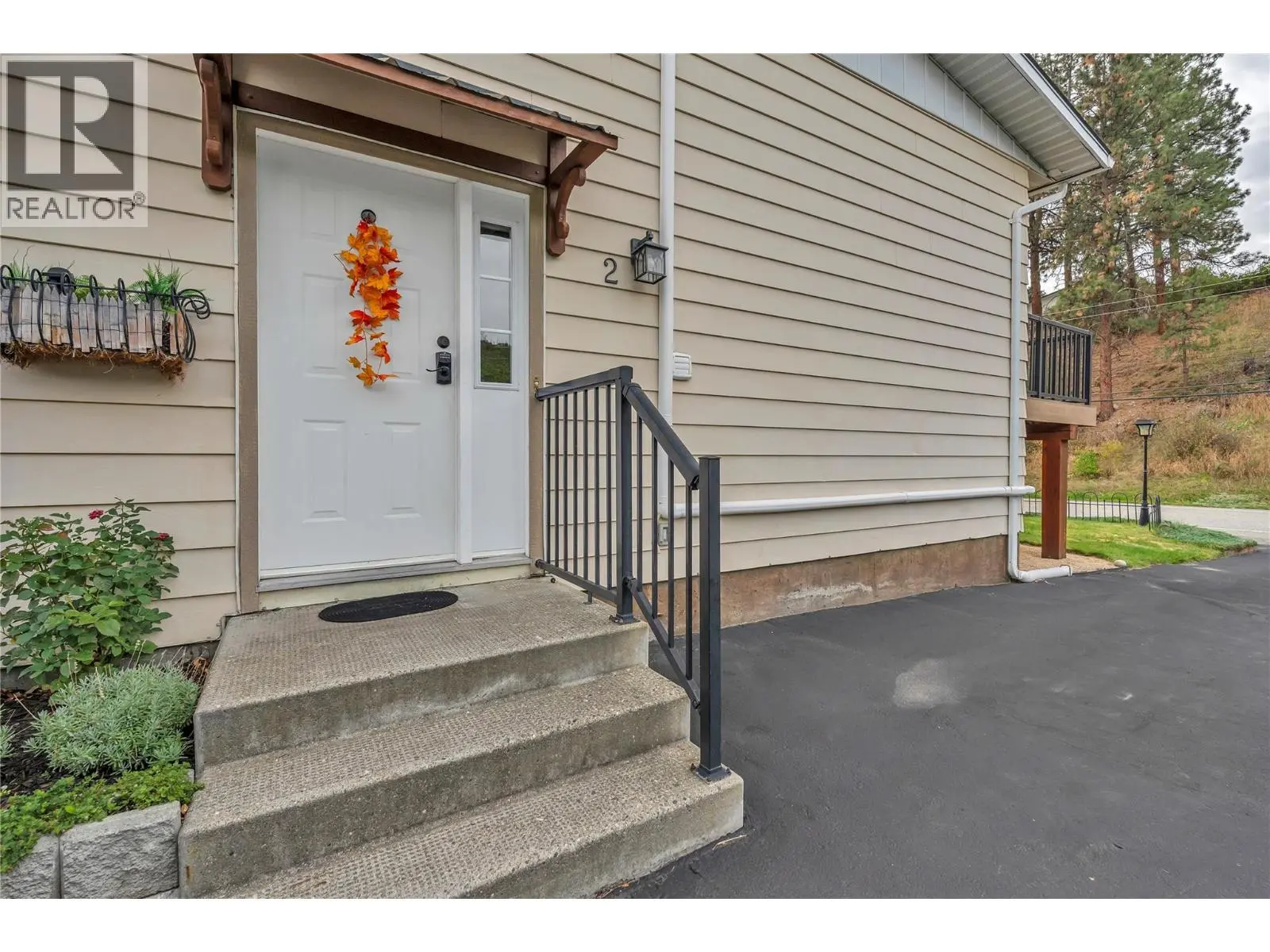 Photo of Listing #10402793