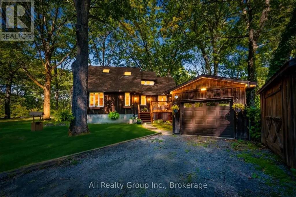 190 Woods Road, Ottawa